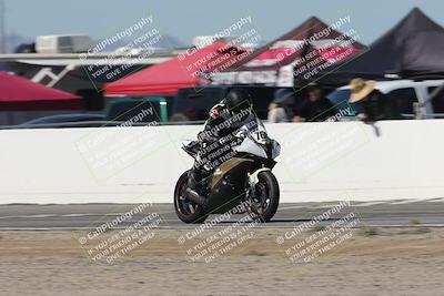 media/Oct-05-2025-CVMA (Sun) [[beeef4f201]]/Race 2-Supersport Middleweight/